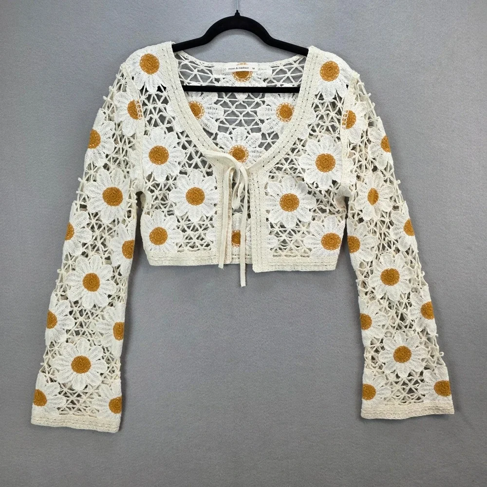 Moon & Madison Crochet Daisy Crop Cardigan Sweater Bohemian Long Sleeve Md - Picture 2 of 11